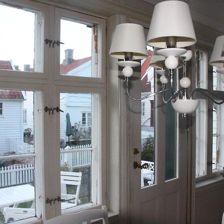Gamle Apoteket I Gamle Skudeneshavn Appartement Buitenkant foto